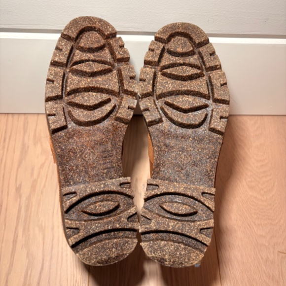 Donald Pliner leather booties with sherpa lining, size 8M - Picture 5 of 5